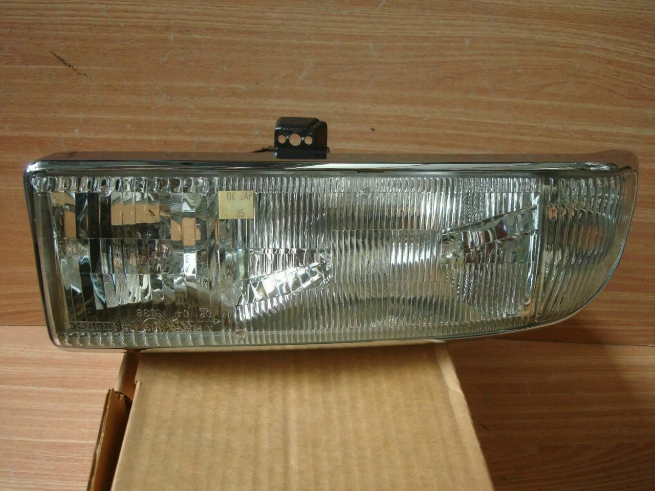 Headlight Right fits Chevrolet Blazer GMC Jimmy 16524740 Genuine View Front