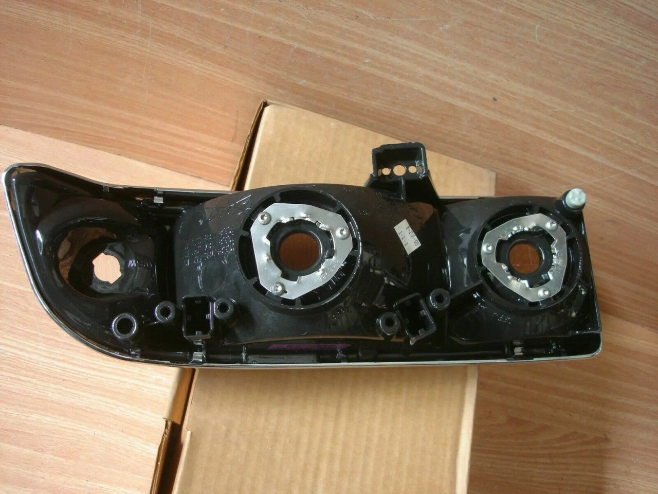 Headlight Right fits Chevrolet Blazer GMC Jimmy 16524740 Genuine View Rear