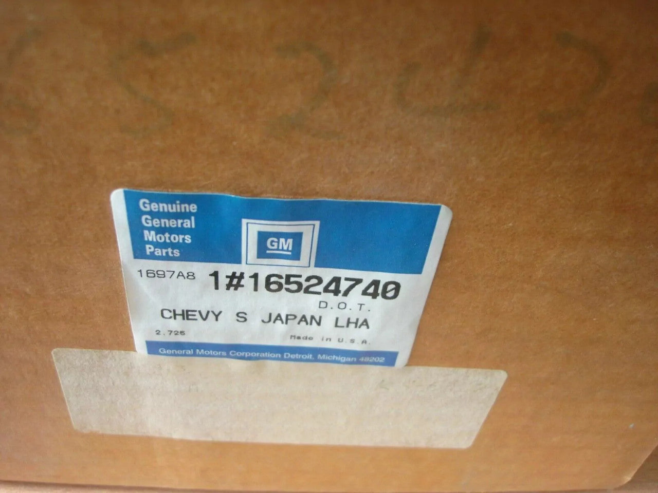 Headlight Right fits Chevrolet Blazer GMC Jimmy 16524740 Genuine View Left