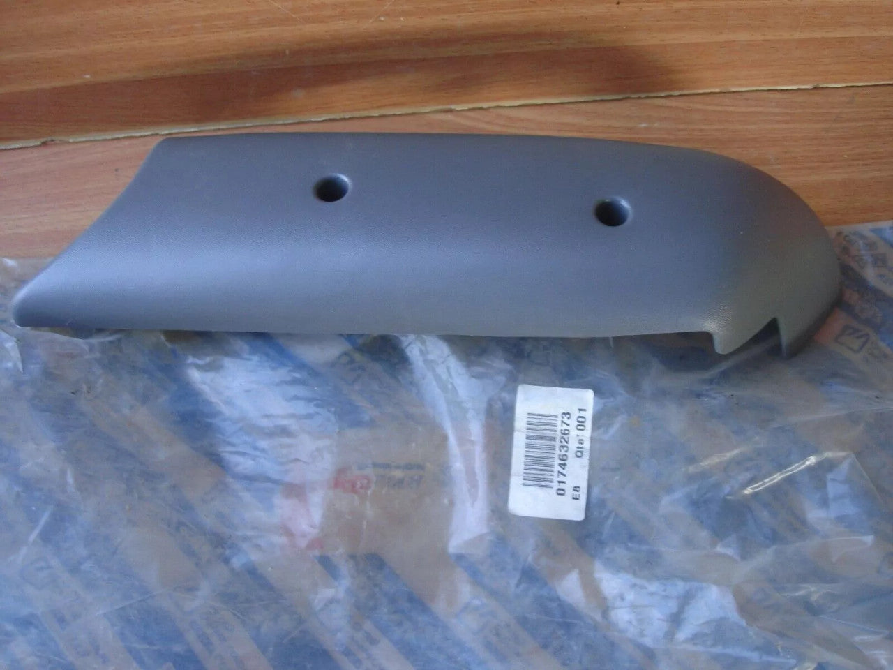 Seat Cover Right fits Fiat Punto Convertible GT TD D 174632673 Genuine View Front
