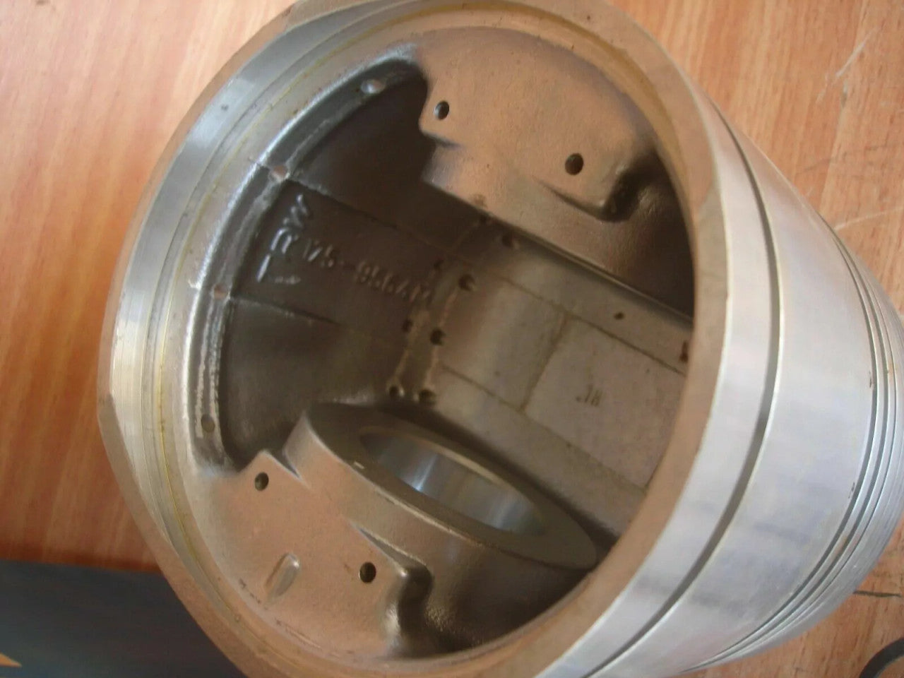 Piston Kit fits Bedford 466 70 115.89mm Bore STD 175-9564 View Upper