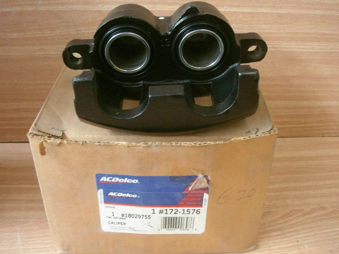 Brake Caliper Front Right fits Chevrolet Blazer GMC Jimmy 4.3 18029755 Genuine View Rear