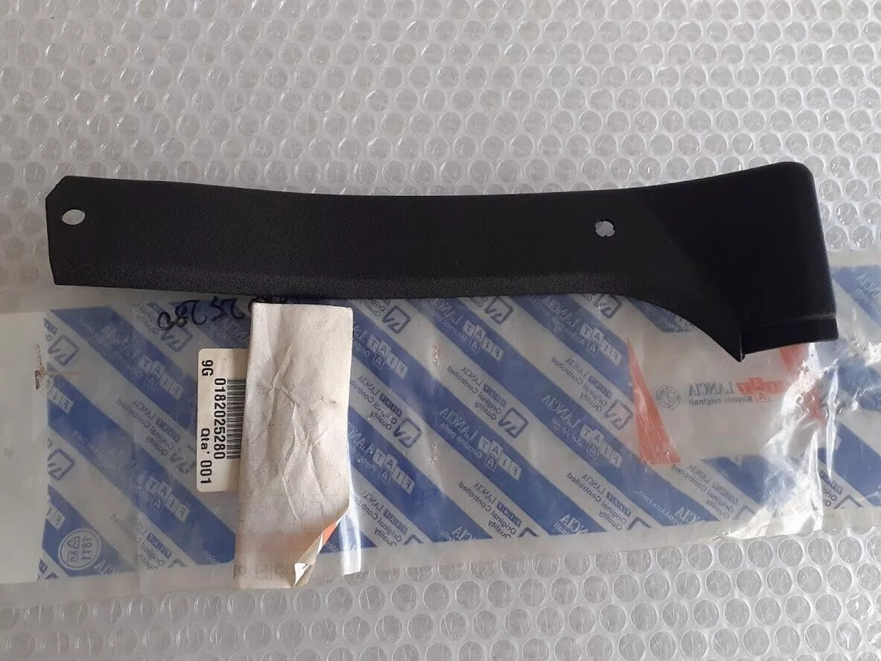 Interior Trim A Pillar Lower Left fits Fiat Uno Turbo 182025280 Genuine View Rear