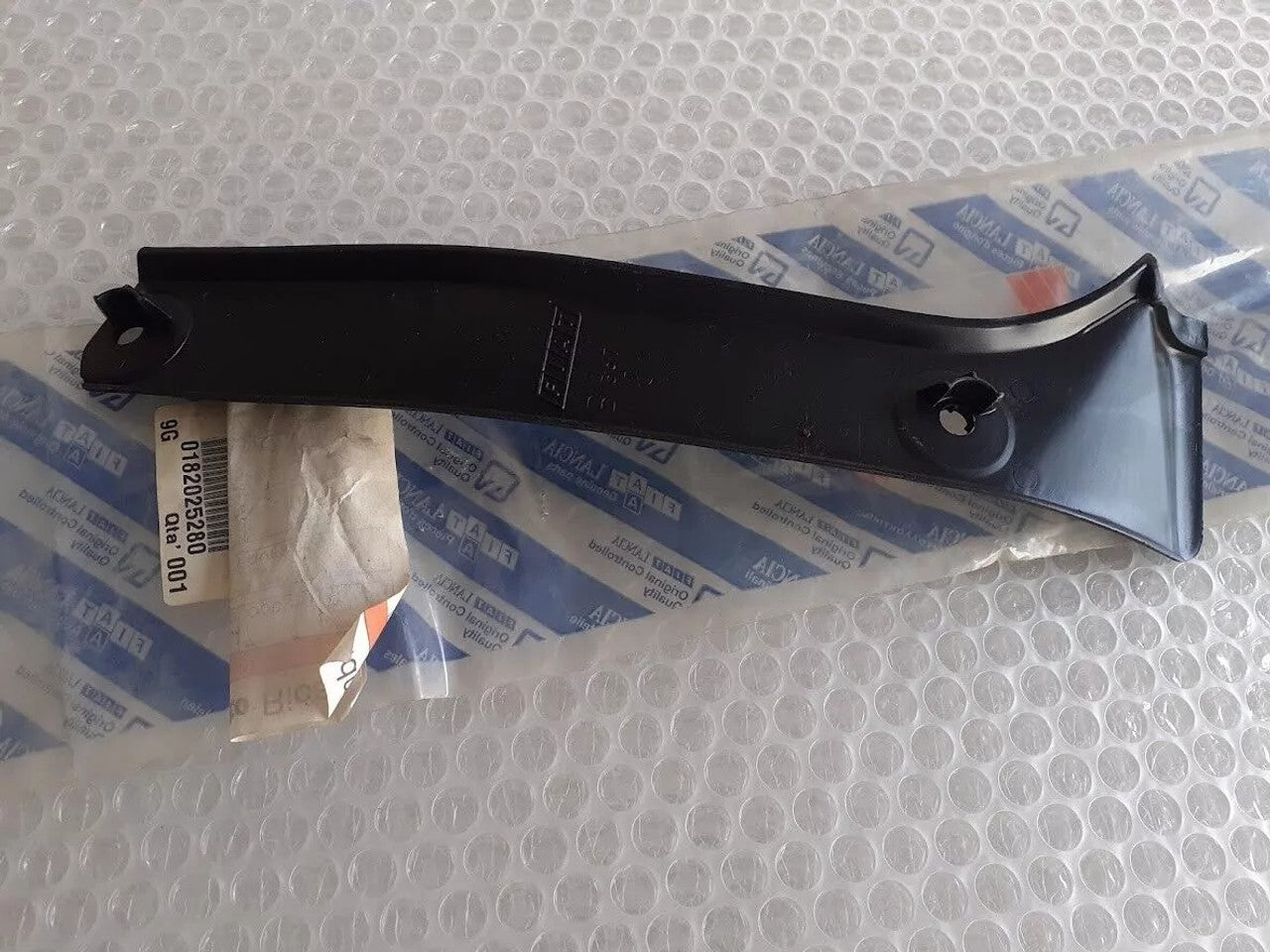 Interior Trim A Pillar Lower Left fits Fiat Uno Turbo 182025280 Genuine View Right