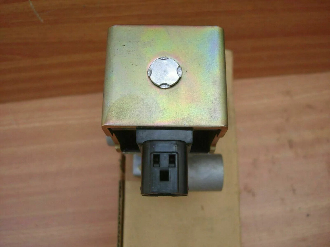 3 way Magnetic Valve fits Isuzu Trucks Bus 1825635974 Genuine View Right