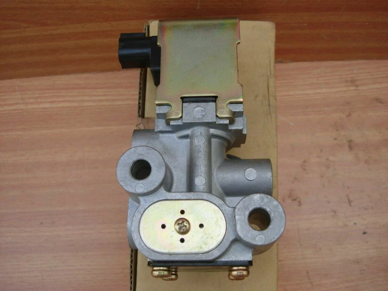 3 way Magnetic Valve fits Isuzu Trucks Bus 1825635974 Genuine View Left