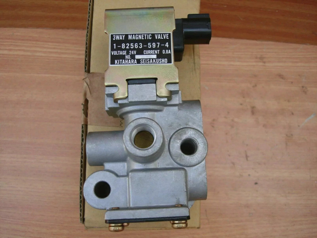 3 way Magnetic Valve fits Isuzu Trucks Bus 1825635974 Genuine View Upper