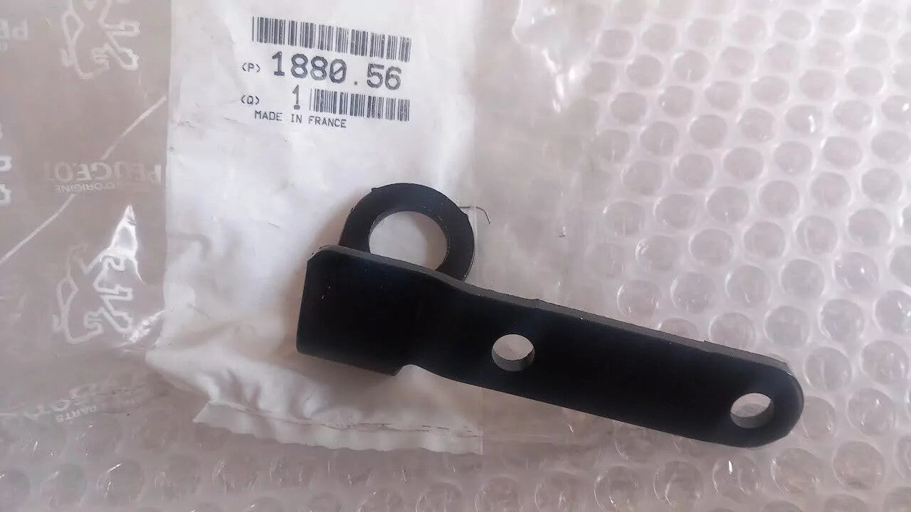 Engine Hook Bracket fits Citroen AX Saxo ZX Xsara Diesel 188056 Genuine View Rear
