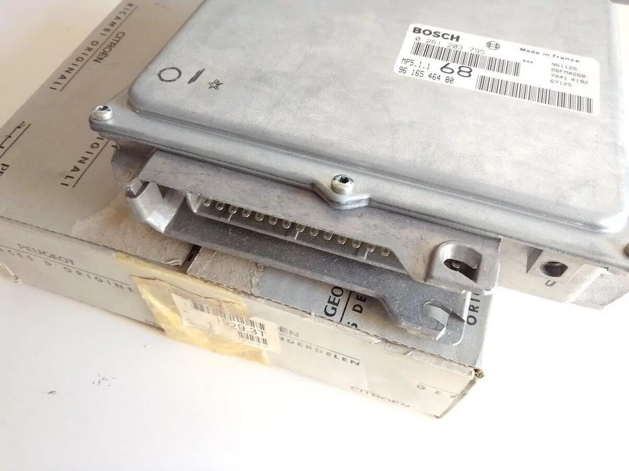 ECU fits Peugeot 406 Citroen Xantia XU7JP4 19293T 9616546480 0261203795 Genuine View Front