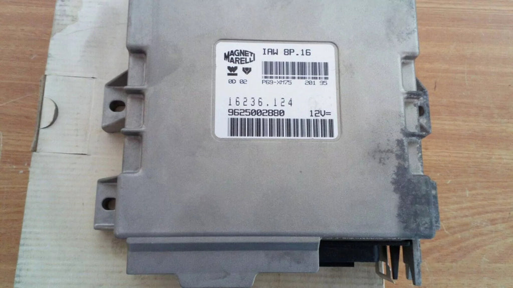 Engine Control Unit ECU fits Peugeot 106 TU5J2 1929Z3 Genuine View Rear