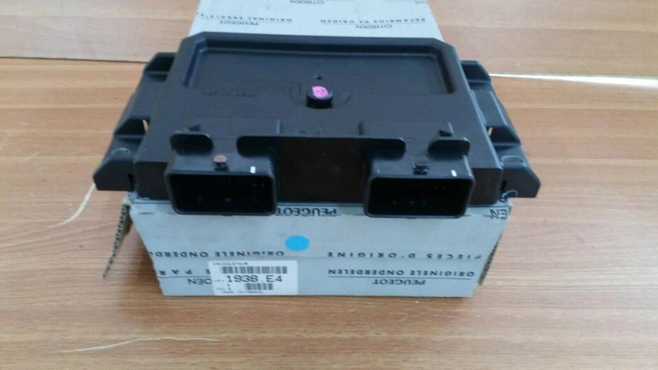 ECU Engine Control Unit fits Peugeot Partner Citroen Berlingo 1.9 1938E4 Genuine View Right