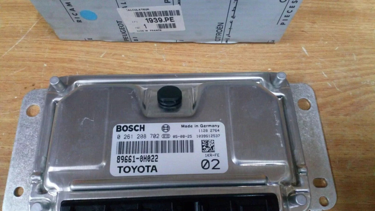 ECU fits Peugeot 107 Citroen C1 Toyota Aygo 1939PE 89661-0H022 Genuine View Right
