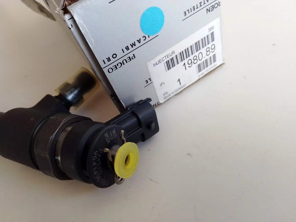 Fuel Injector fits Peugeot Citroen 1.4 HDi 198089 9641496180 Genuine View Right