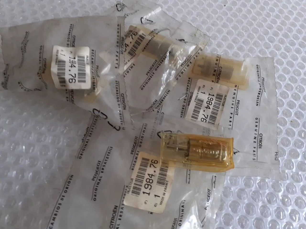 4x Fuel Injector Nozzle fits Peugeot Citroen 198476 RDNOSDC6880C View Front