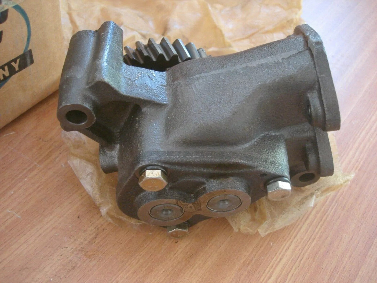 Oil Pump fits Deutz MWM BF10L413F BF10L513 20140541316 View Right