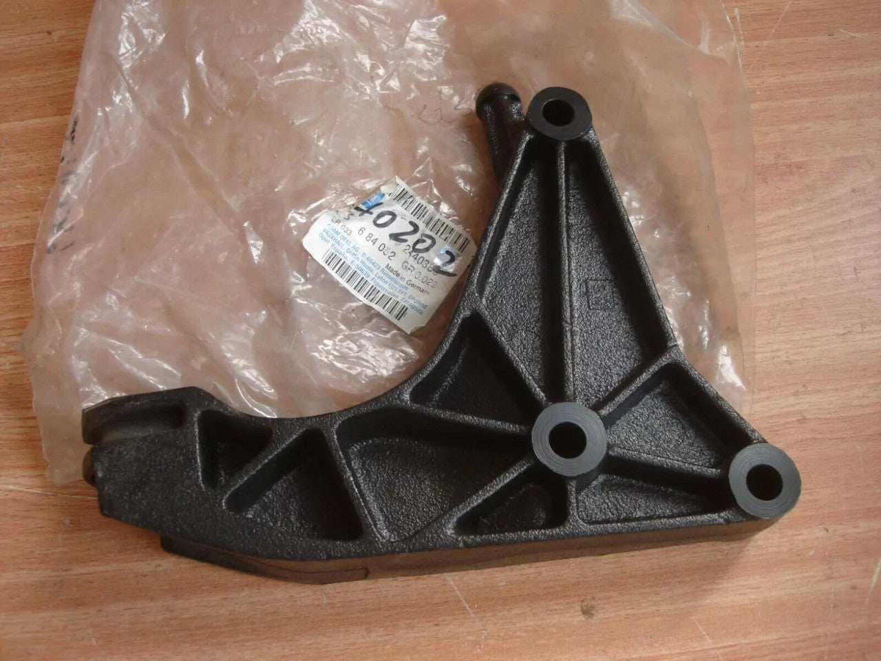 Engine Mount Bracket Rear fits Opel Astra G Zafira A F23 M/T 24403861 Genuine View Front
