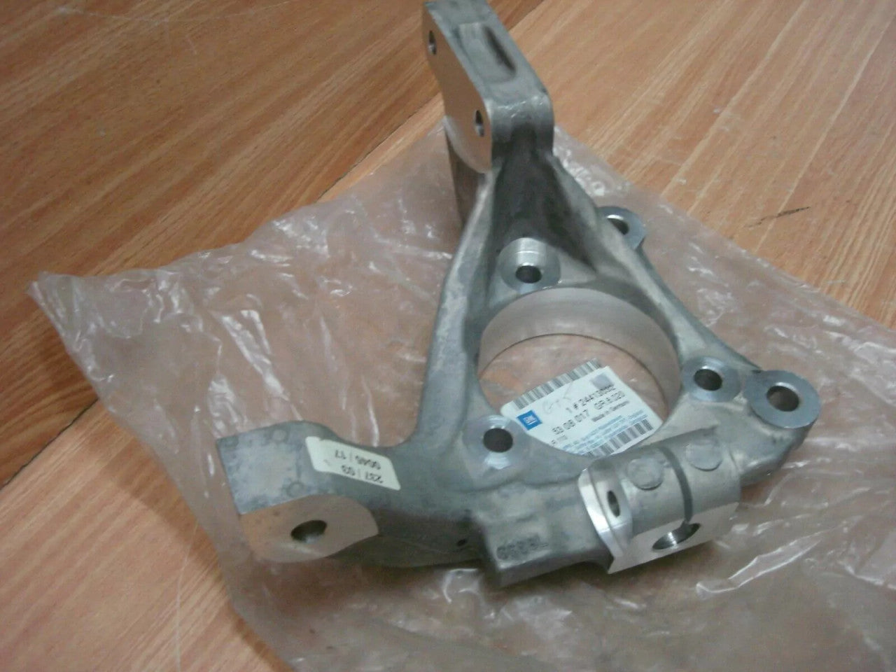 Steering Knuckle Left fits Opel Vauxhall Vectra C 24413032 Genuine View Right