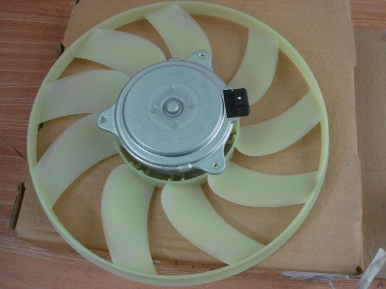 Engine Cooling Fan Motor fits Opel Vauxhall Vectra C Signum 13114368 Genuine 24418346 View Right