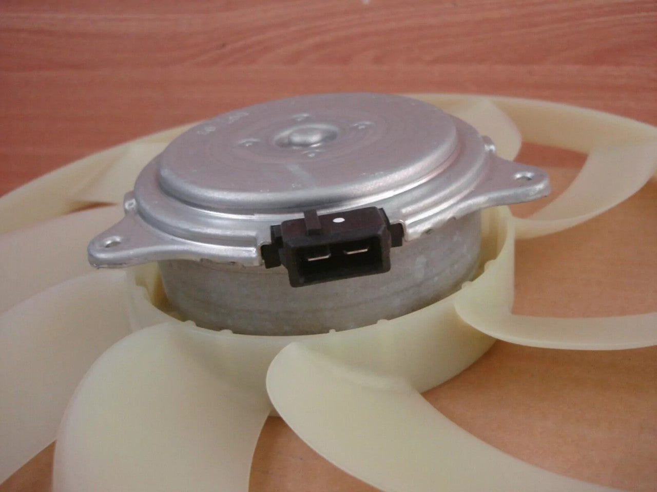 Engine Cooling Fan Motor fits Opel Vauxhall Vectra C Signum 13114368 Genuine 24418346 View Left