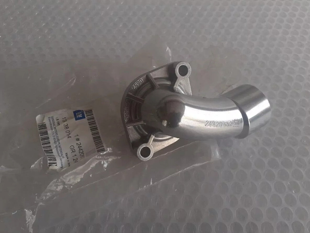 Thermostat fits Opel Vauxhall Saab X25XE Y26SE X30XE Y32SE 24420652 Genuine View Front