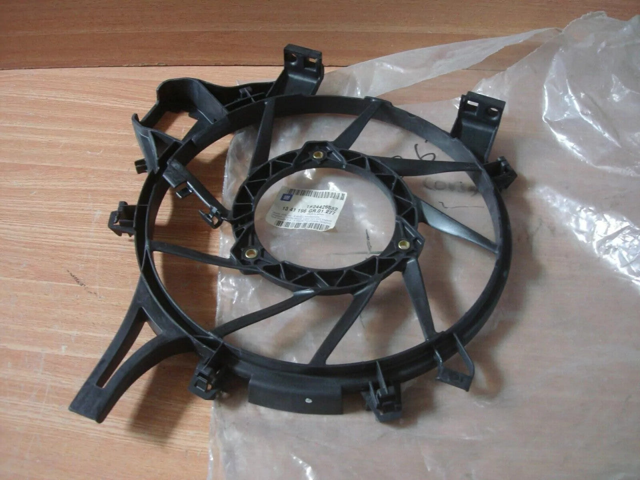 A/C Fan Shroud Cowl fits Opel Vauxhall Corsa C Y17DTL 24426582 Genuine View Front