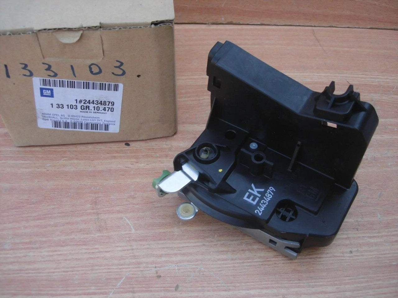 Door Lock Front Right RHD fits Opel Vauxhall Corsa C Meriva A 24434879 Genuine View Front