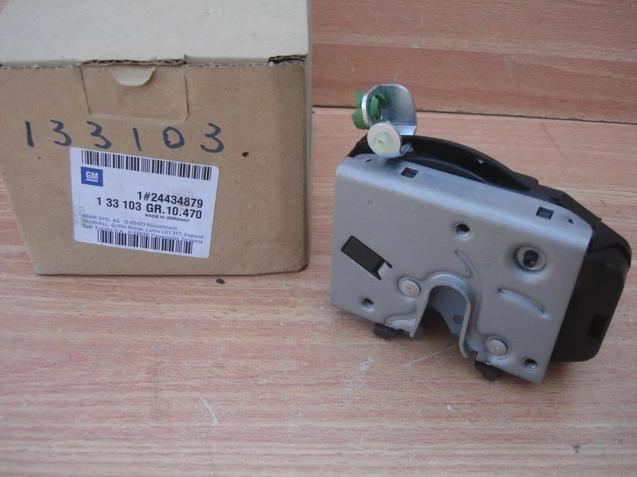 Door Lock Front Right RHD fits Opel Vauxhall Corsa C Meriva A 24434879 Genuine View Rear