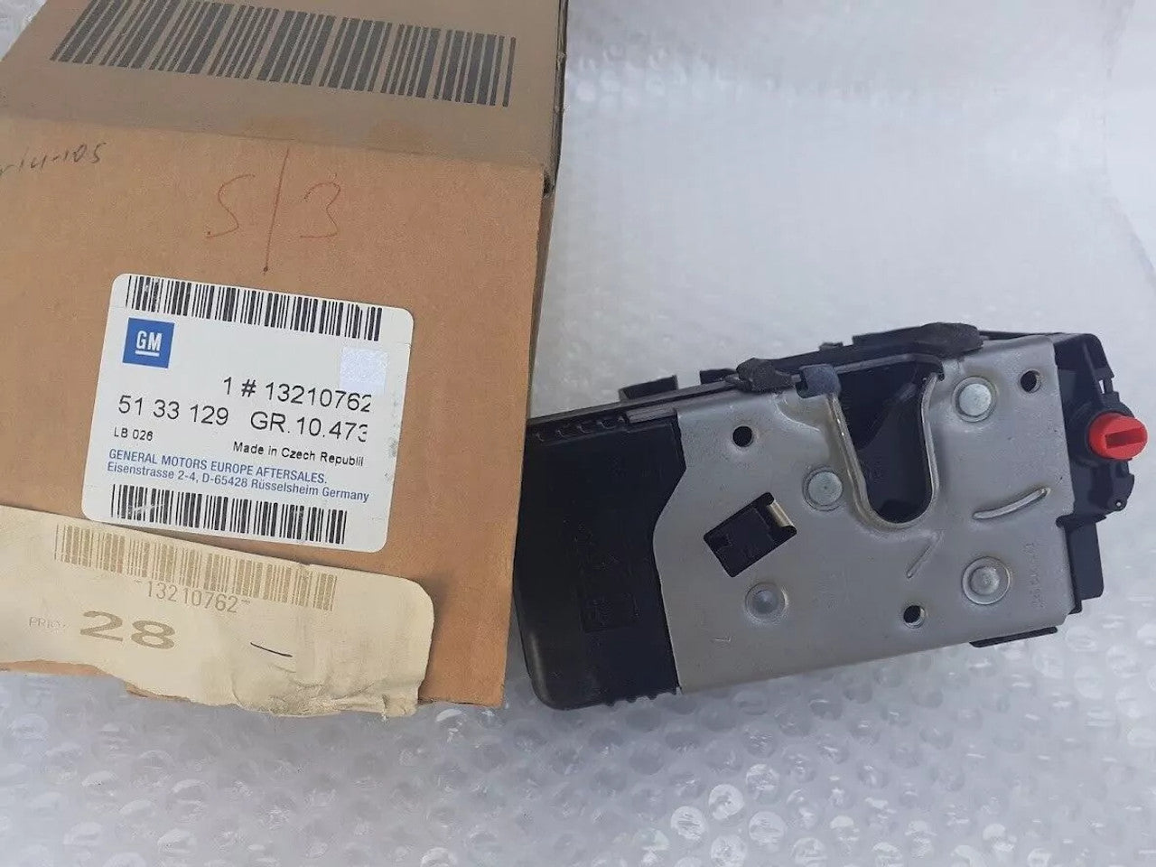 Door Lock Rear Left fits Opel Vauxhall Vectra C Signum 24447345 Genuine View Close Up Left