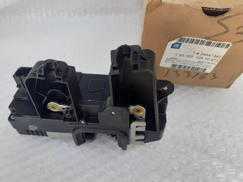 Door Lock Rear Left fits Opel Vauxhall Vectra C Signum 24447345 Genuine View Right