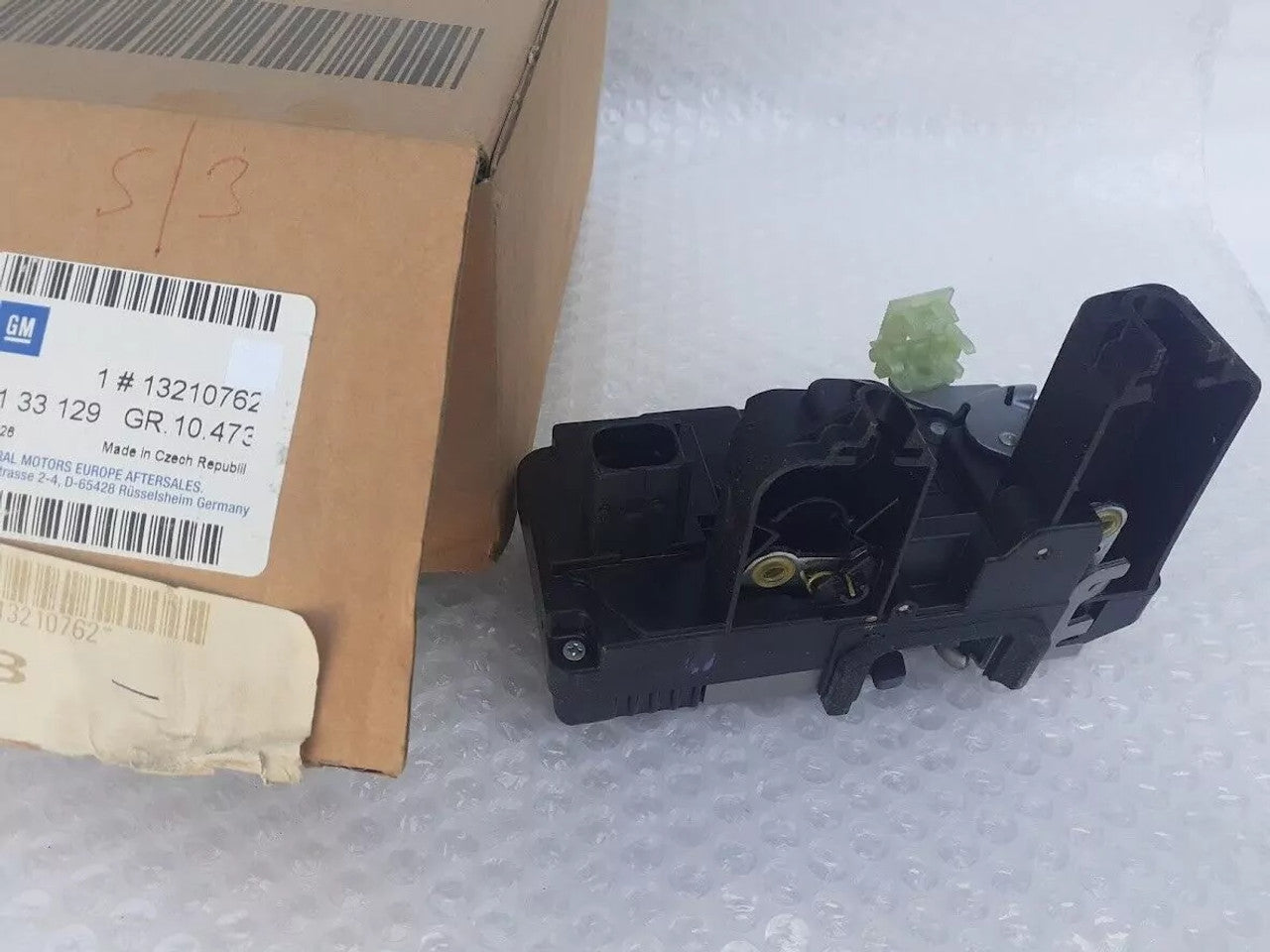 Door Lock Rear Left fits Opel Vauxhall Vectra C Signum 24447345 Genuine View Close Up Right