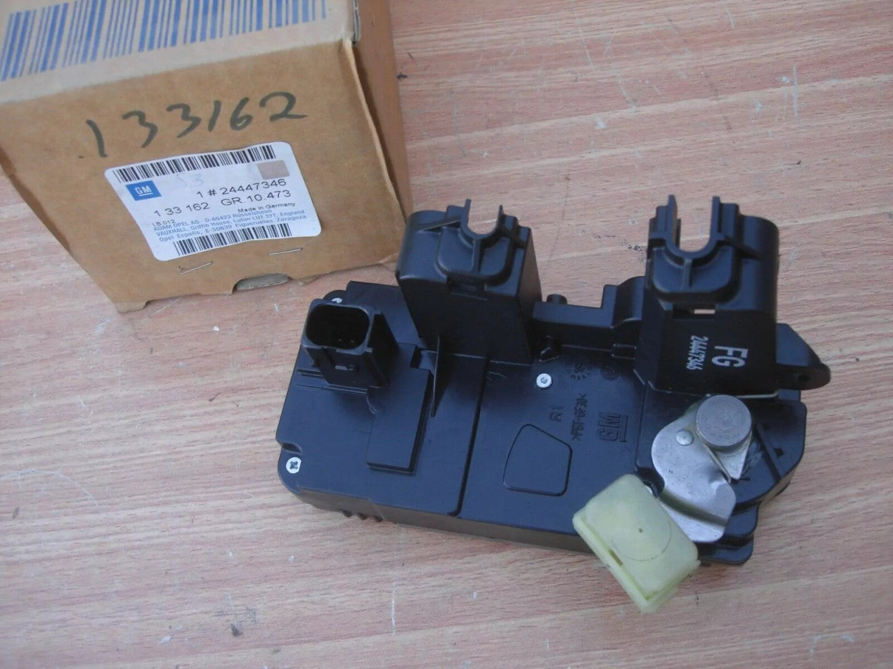 Door Lock Rear Right fits Opel Vauxhall Vectra C Signum 24447346 Genuine View Rear