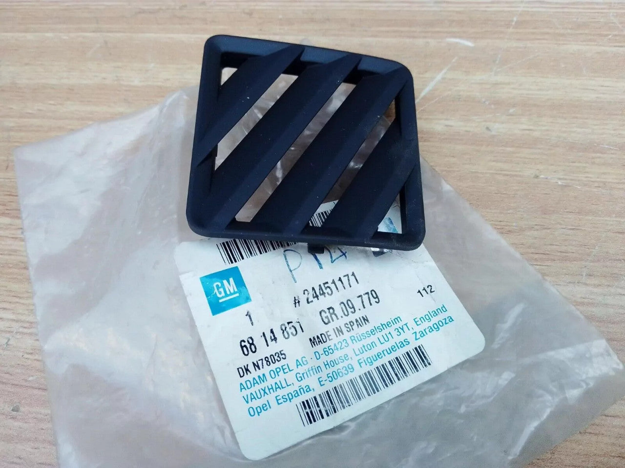 Air Duct Grill Left RHD fits Opel Vauxhall Vectra C Signum 24451171 Genuine View Front