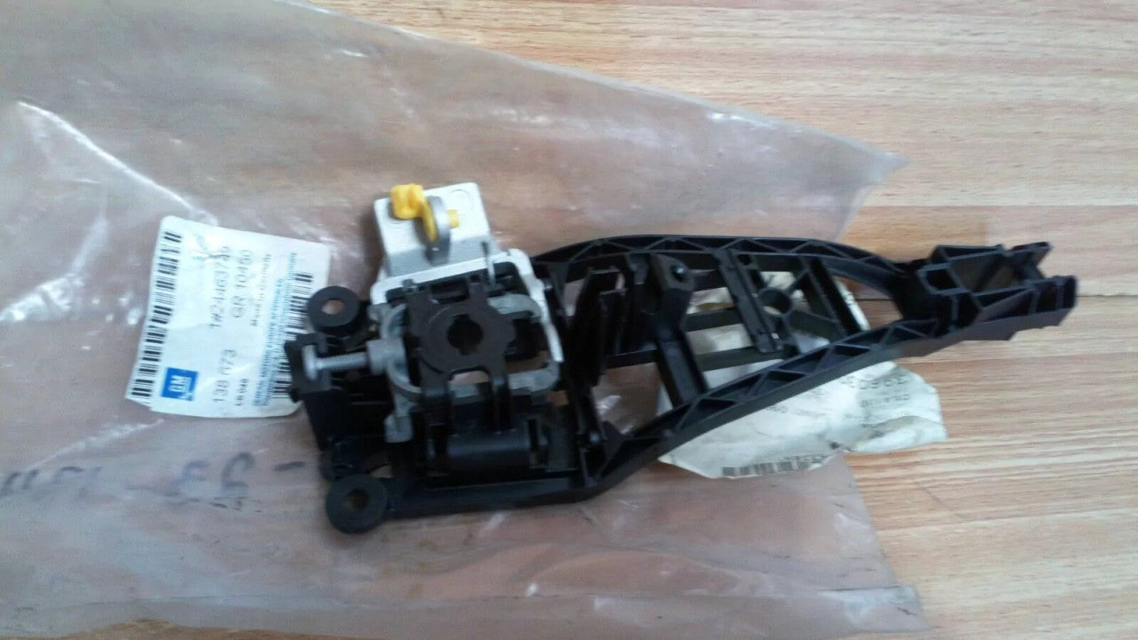 Exterior Door Handle Bracket Rear Left fits Opel Vauxhall Astra H Corsa D 24463749 View Rear