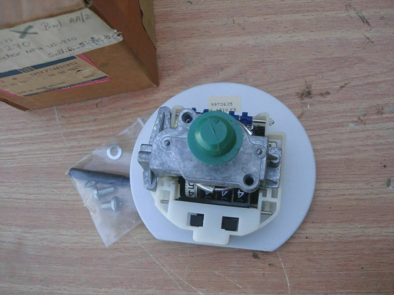 Speedometer MPH fits Opel Kadett E Ascona C Vauxhall Astra Cavalier Genuine 25061014 View Rear