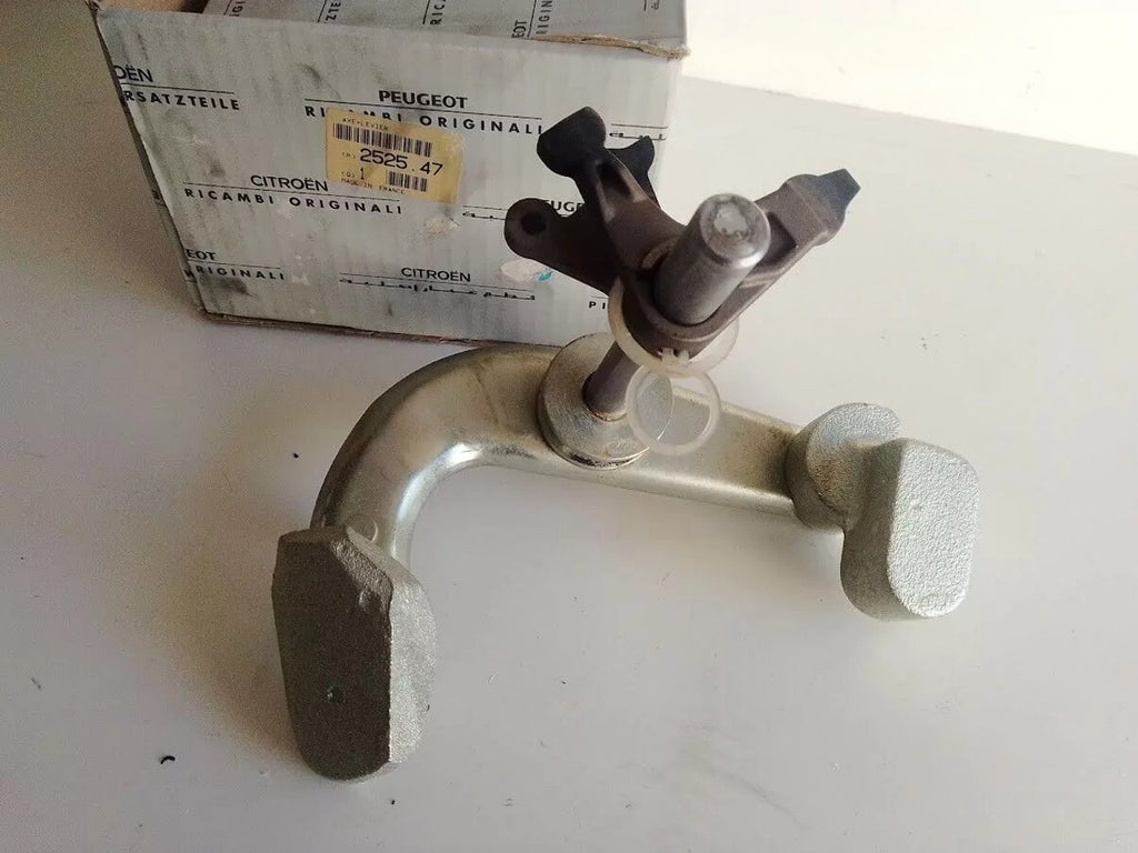 Transmission Gear Shift Spindle Lever fits Peugeot 406 252547 Genuine View Front