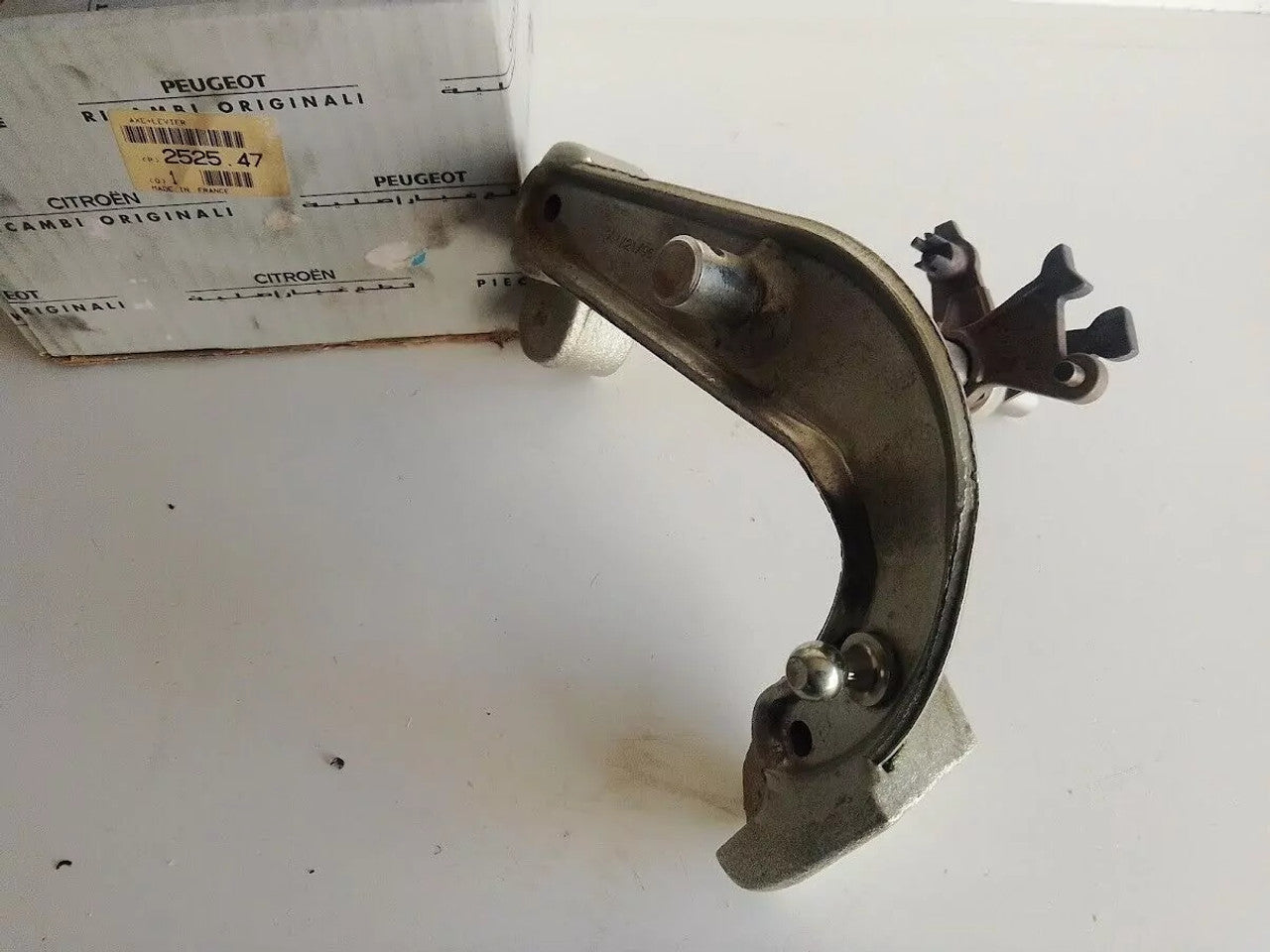 Transmission Gear Shift Spindle Lever fits Peugeot 406 252547 Genuine View Rear