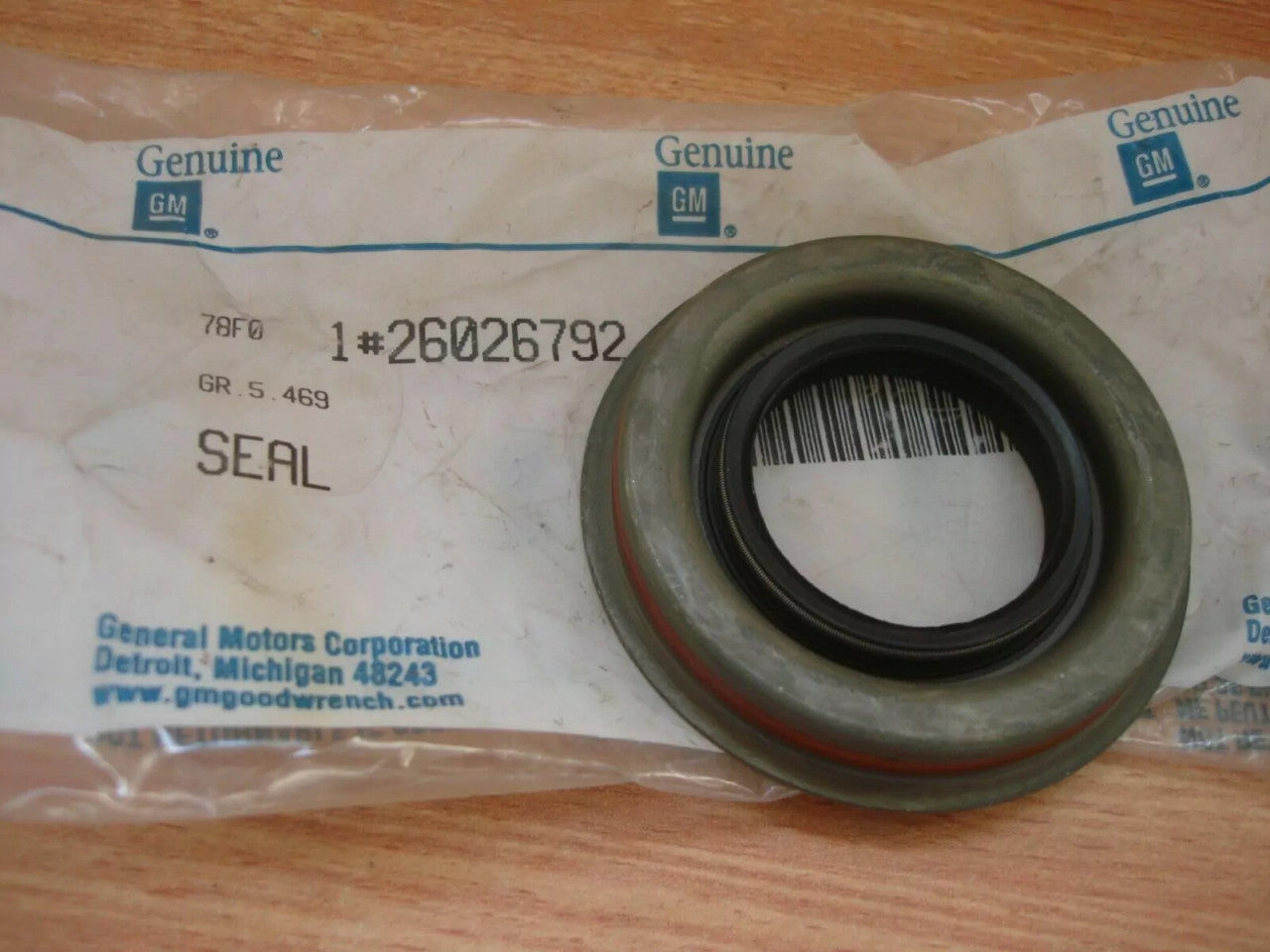 Seal Differential Drive Pinion Gear fits Chevrolet Blazer 4.3 26026792 Genuine View Front