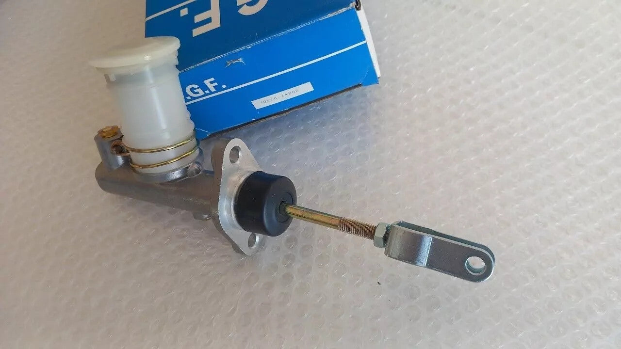 Clutch Master Cylinder fits Nissan Datsun 520 Pickup 5/8 30610-14800 View Rear