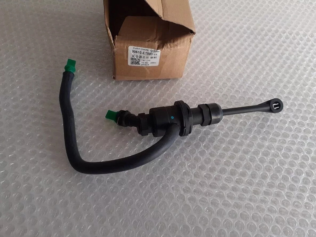 Clutch Master Cylinder fits Nissan Xtrail T31 Qashqai J10 Renault Koleos HY 30610-ET000 View Front