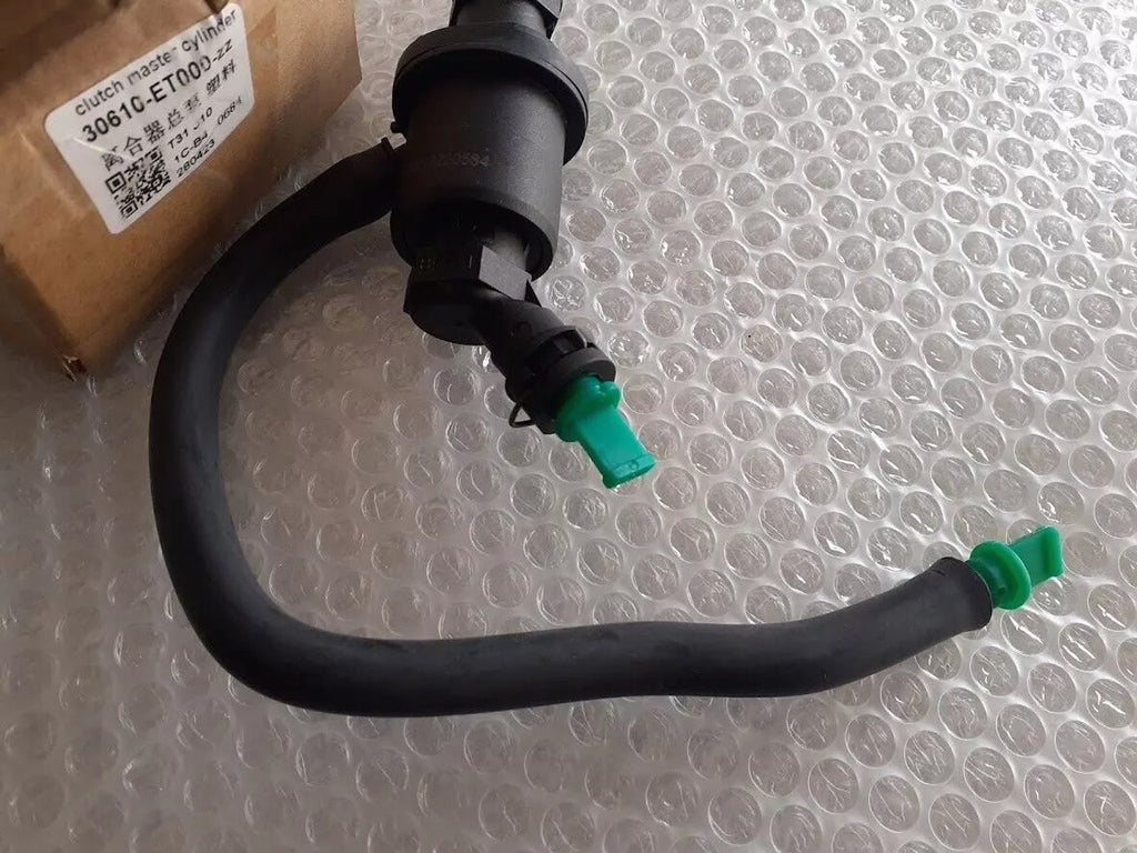 Clutch Master Cylinder fits Nissan Xtrail T31 Qashqai J10 Renault Koleos HY 30610-ET000 View Rear