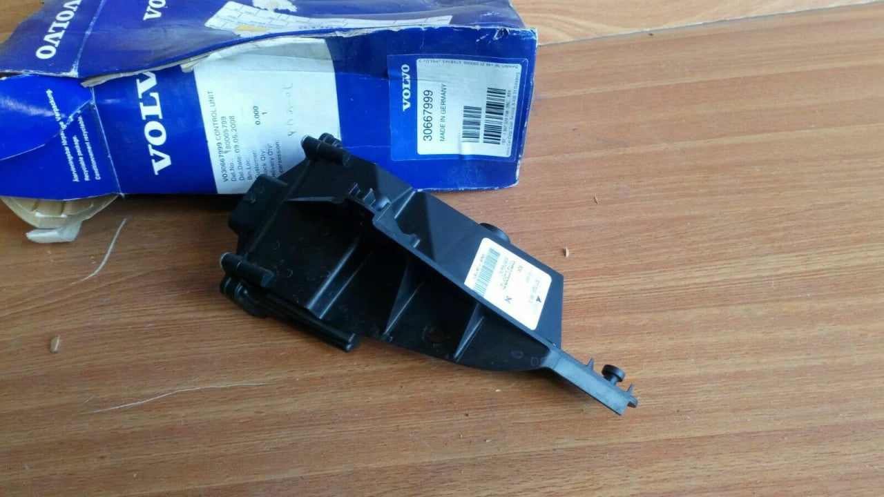Control Unit Xenon Headlights fits Volvo V50 30667999 130732919700 Genuine View Rear