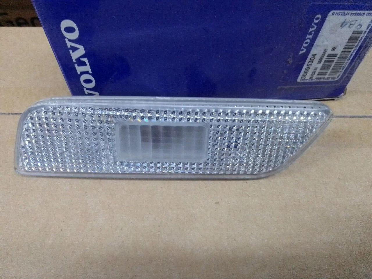 Turn Signal Front Left fits Volvo S80 30695304 Genuine View Front