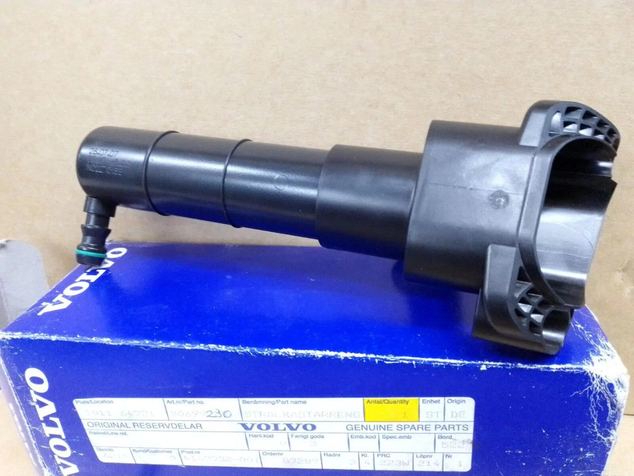 Headlight Washer Nozzle Right fits Volvo XC90 30699230 Genuine View Front