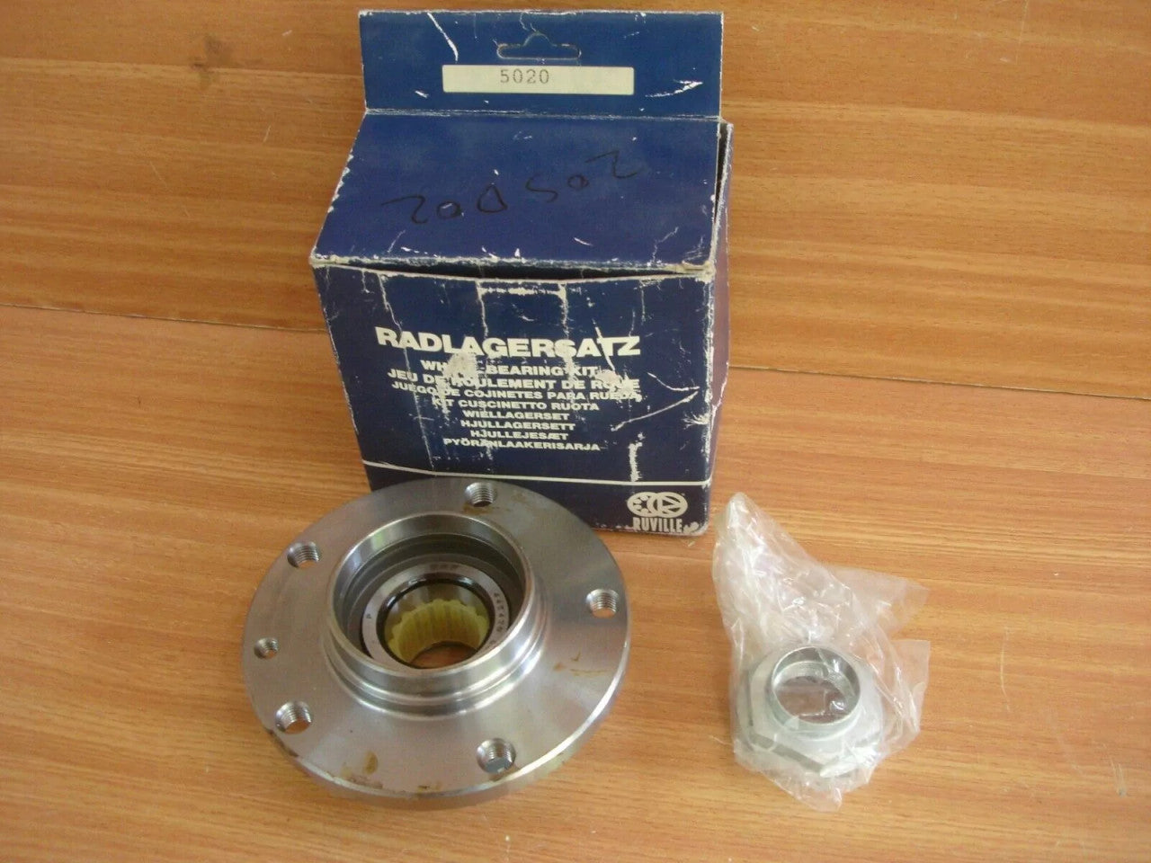 Wheel Hub Bearing Front fits BMW 5 E34 7 E32 8 E31 31211129386 D=97mm 31-21-1-129-386 View Rear