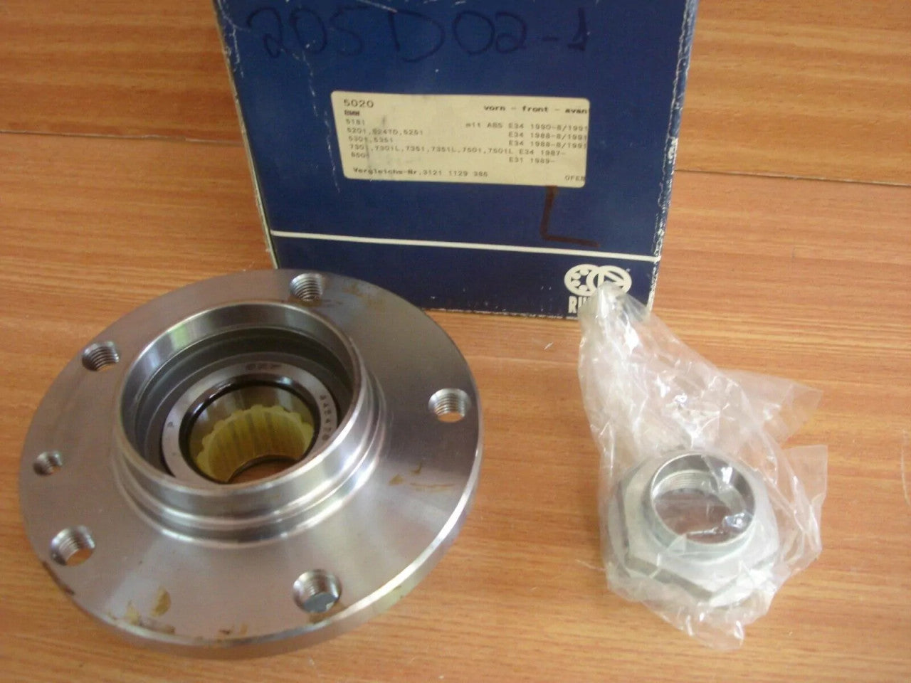 Wheel Hub Bearing Front fits BMW 5 E34 7 E32 8 E31 31211129386 D=97mm 31-21-1-129-386 View Right