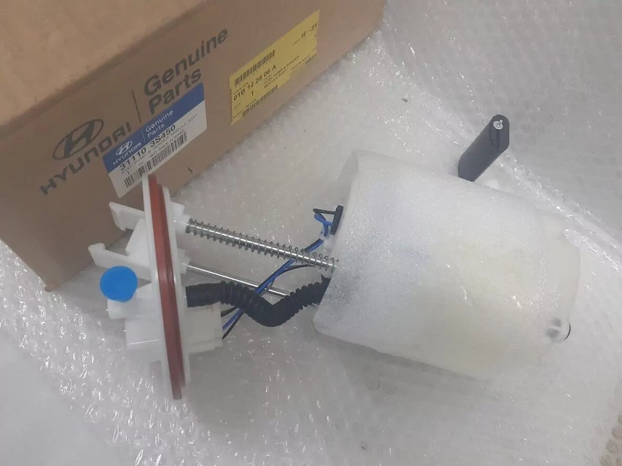 Fuel Sending Unit fits Hyundai i40 311103S450 Genuine View Front