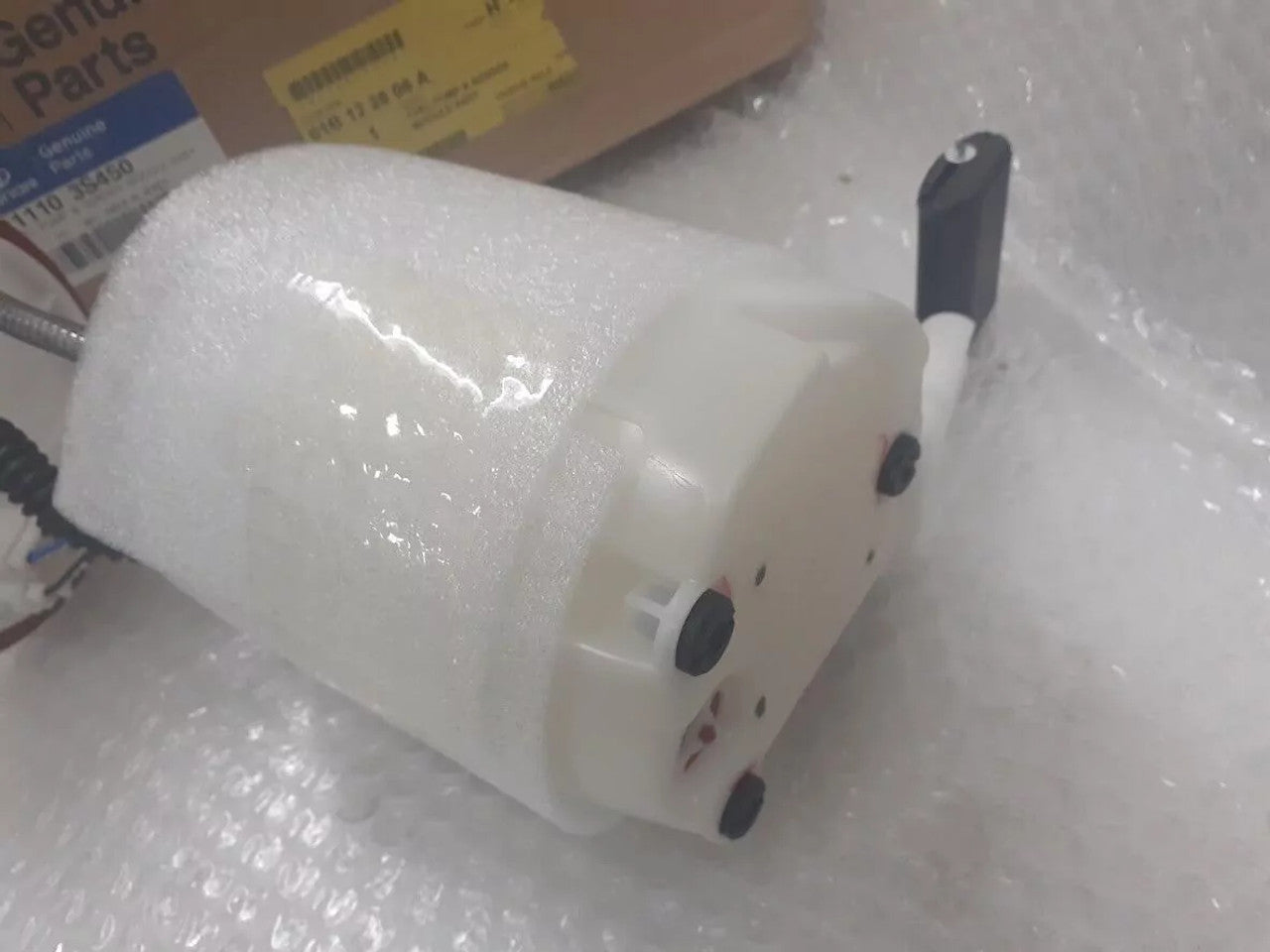 Fuel Sending Unit fits Hyundai i40 311103S450 Genuine View Upper