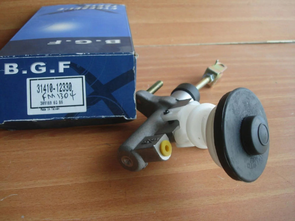 Clutch Master Cylinder fits Toyota Corolla AE EE CE CDE WZE ZZE 31410-12330 View Rear