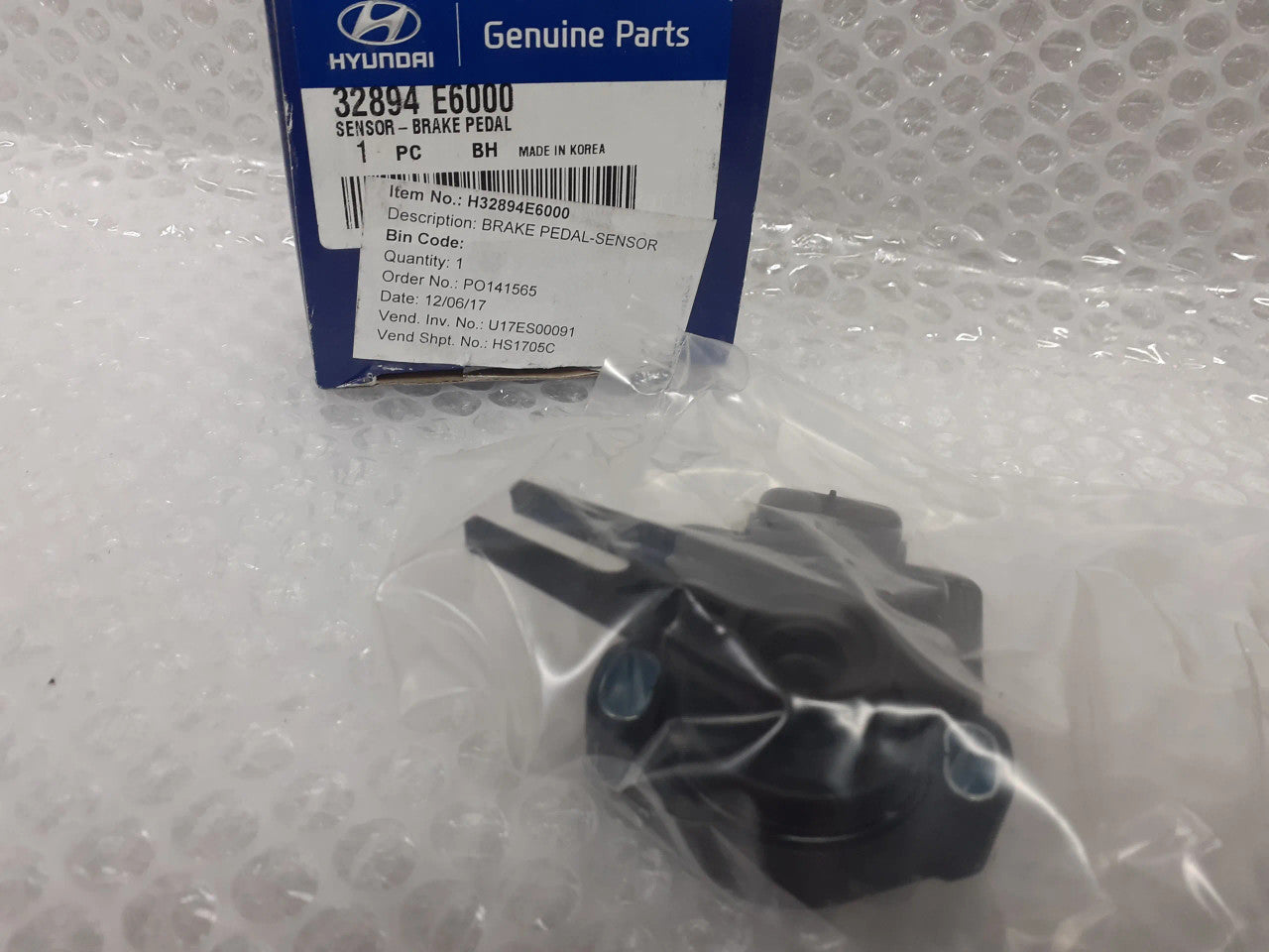 32894E6000 View Rear