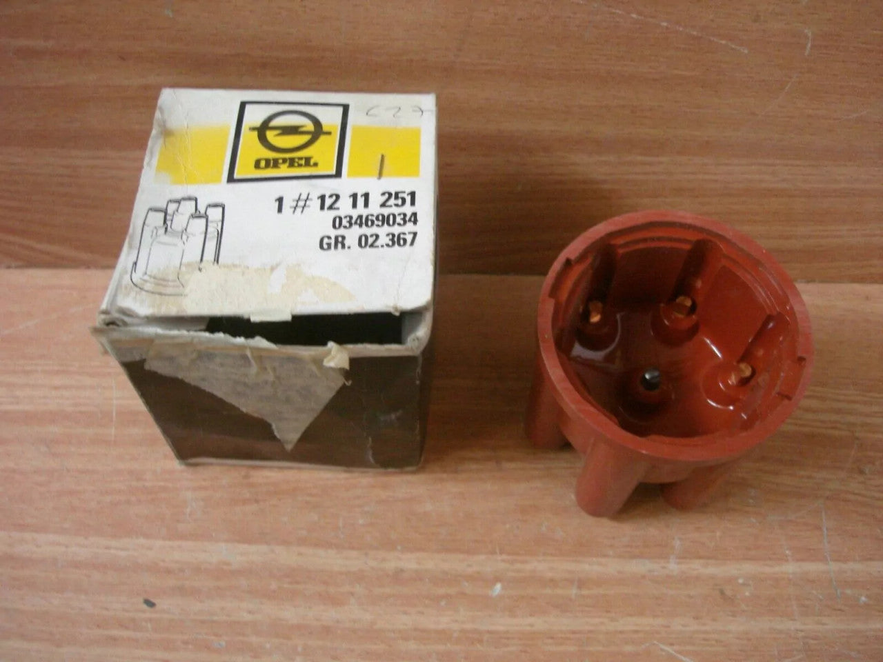 Distributor Cap fits Opel Commodore A B Admiral Diplomat Genuine 3469034 View Rear